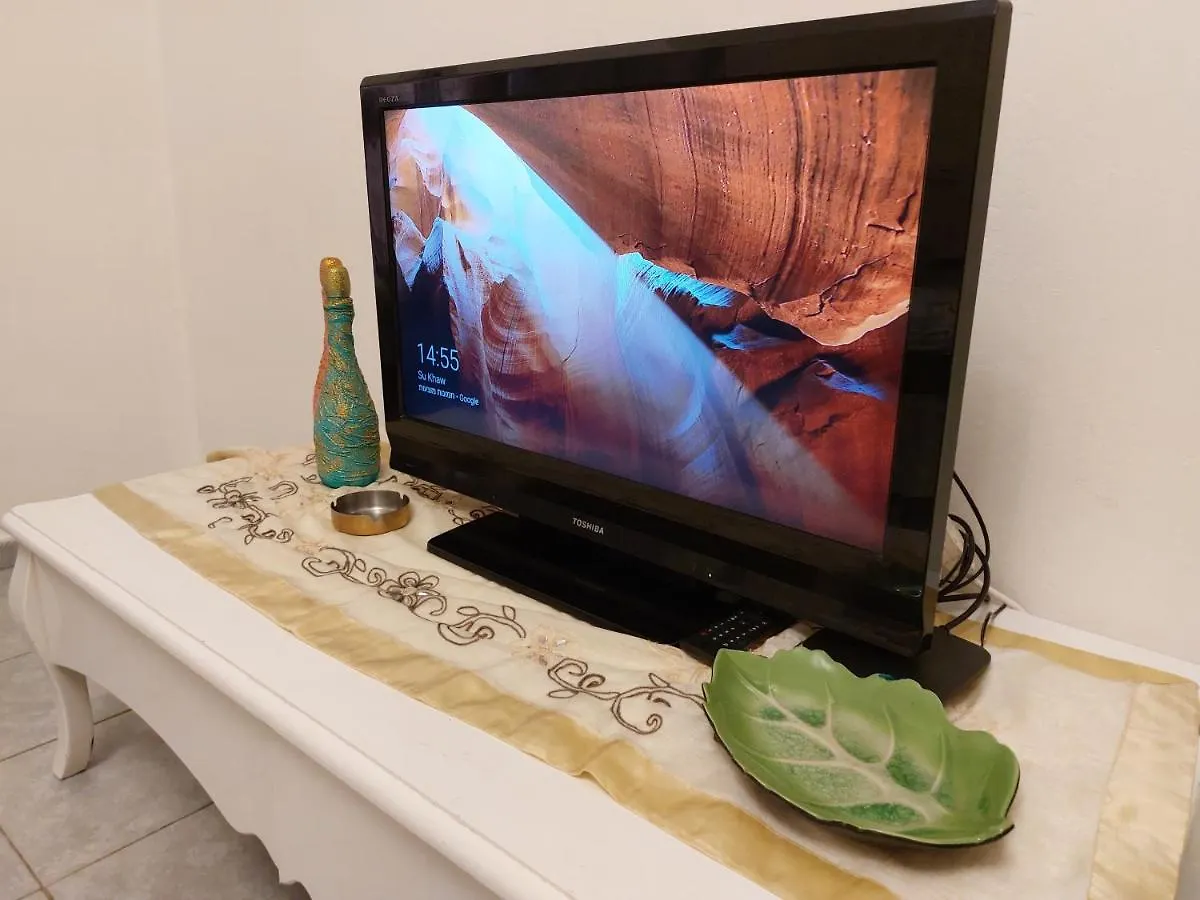 Modern Studio Central Haifa Free Wifi דירת נופש מאובזרת בחיפה Apartment